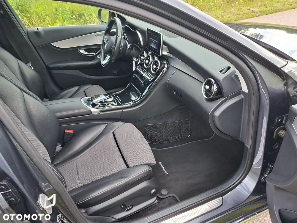 Mercedes-Benz Klasa C 180 7G-TRONIC Avantgarde - 23