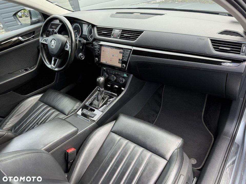 Skoda Superb 2.0 TSI L&K DSG - 30