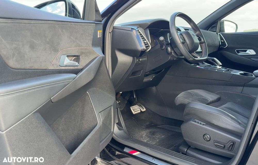 DS Automobiles DS 7 Crossback 1.6 PHeV AWD 300 EAT8 PERFORMANCE LINE + - 8