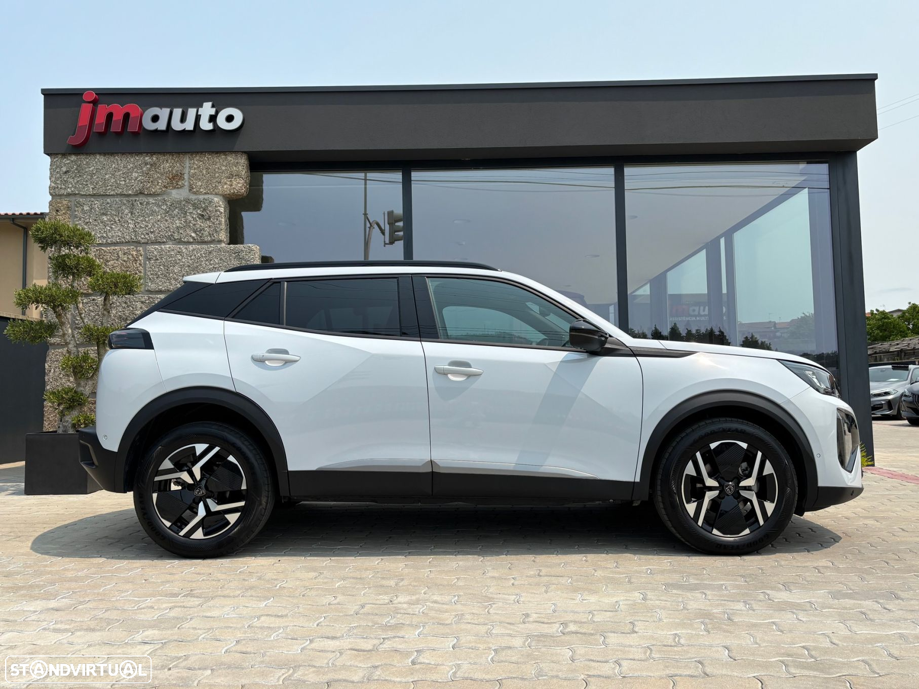 Peugeot 2008 1.2 PureTech Allure Pack - 4