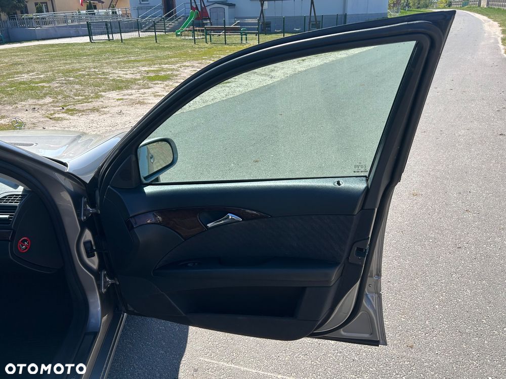 Mercedes-Benz Klasa E 220 CDI Automatik Classic - 17