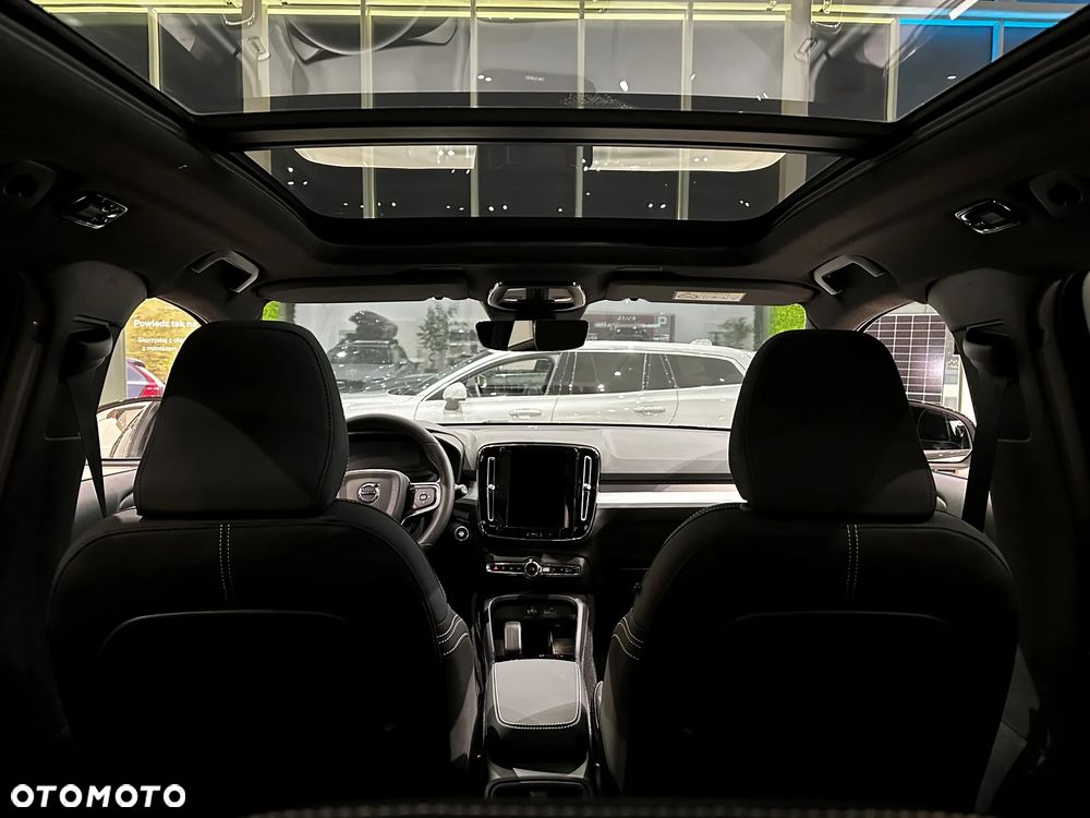 Volvo XC 40 B4 Plus Dark - 8