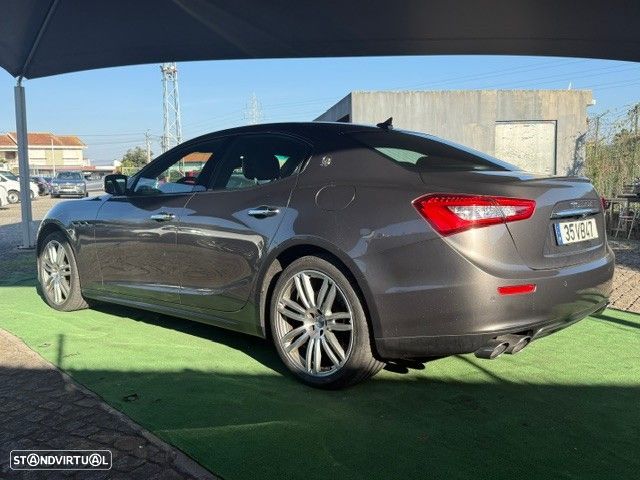 Maserati Ghibli 3.0 V6 - 12