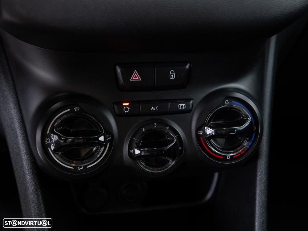 Peugeot 208 - 13