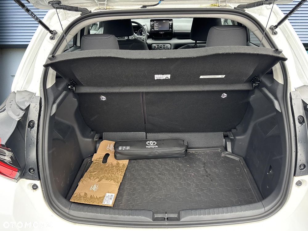 Toyota Yaris - 18