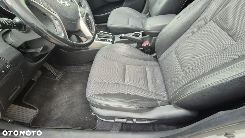 Hyundai i30 1.6 CRDI DCT Premium - 4