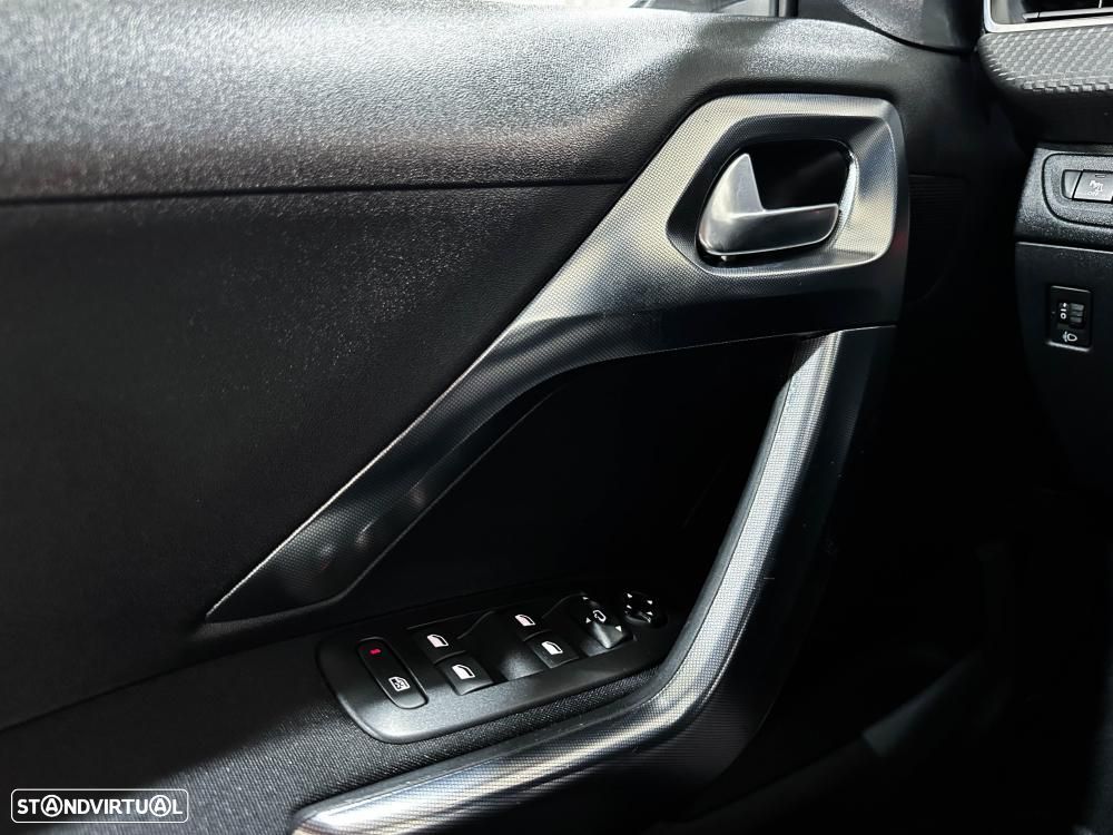 Peugeot 2008 1.2 PureTech GT Line - 53