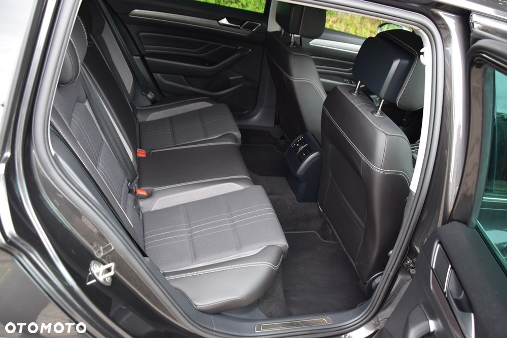 Volkswagen Passat Alltrack 2.0 TDI SCR DSG 4Motion - 15