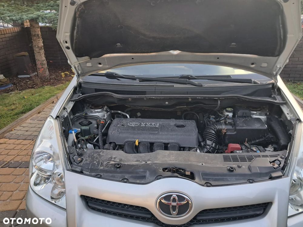 Toyota Corolla Verso 1.8 Sol 7os - 9