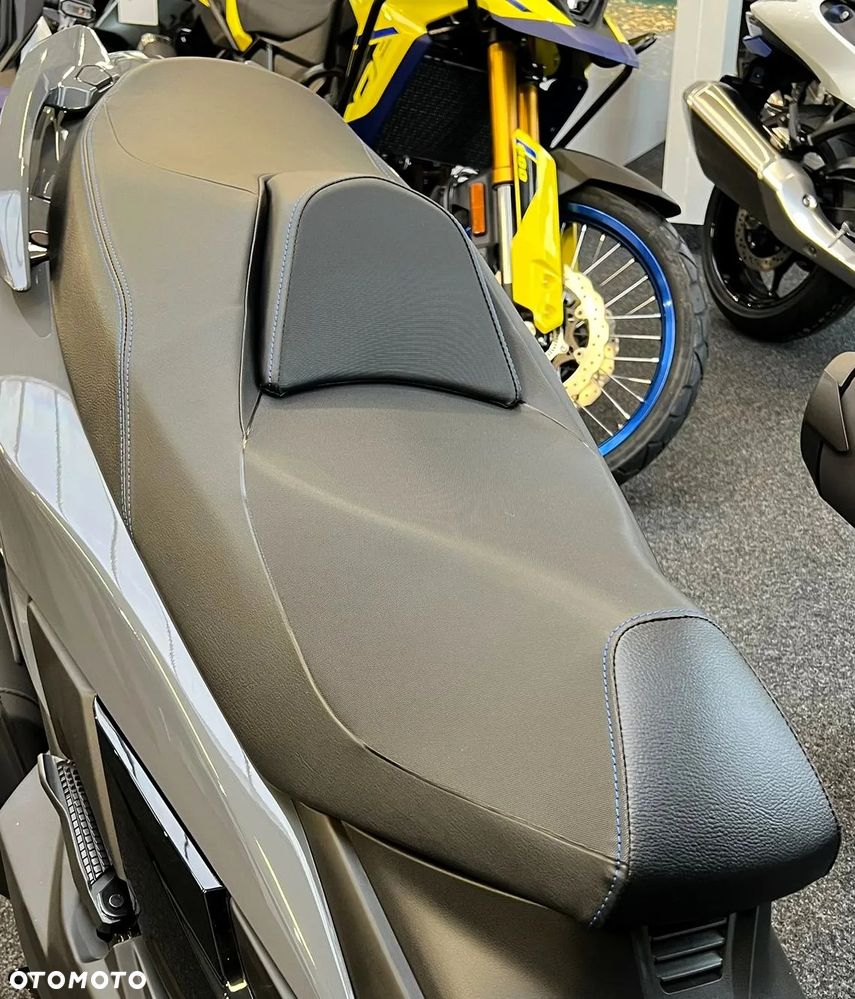 Suzuki Burgman - 9