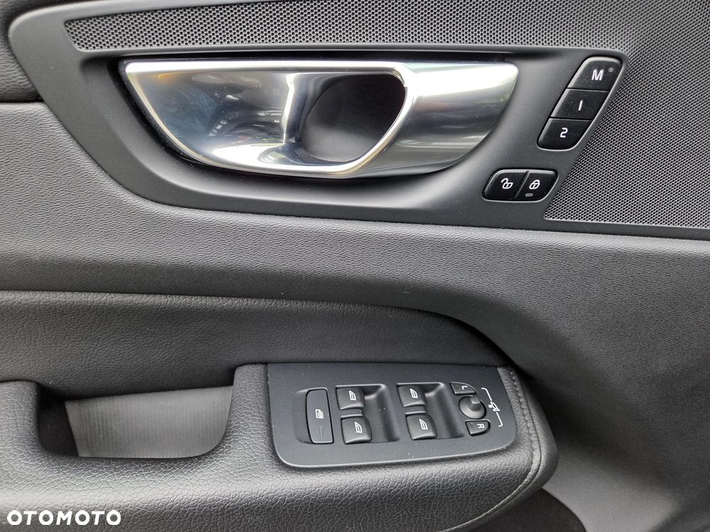 Volvo XC 60 B5 B Geartronic Inscription - 25