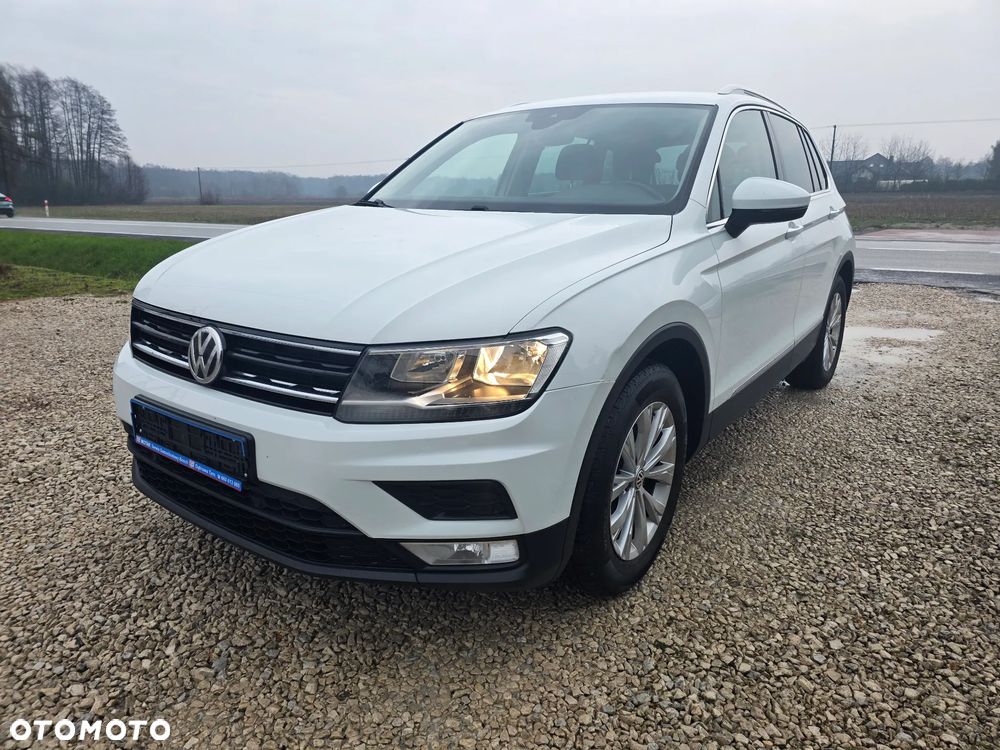 Volkswagen Tiguan - 1