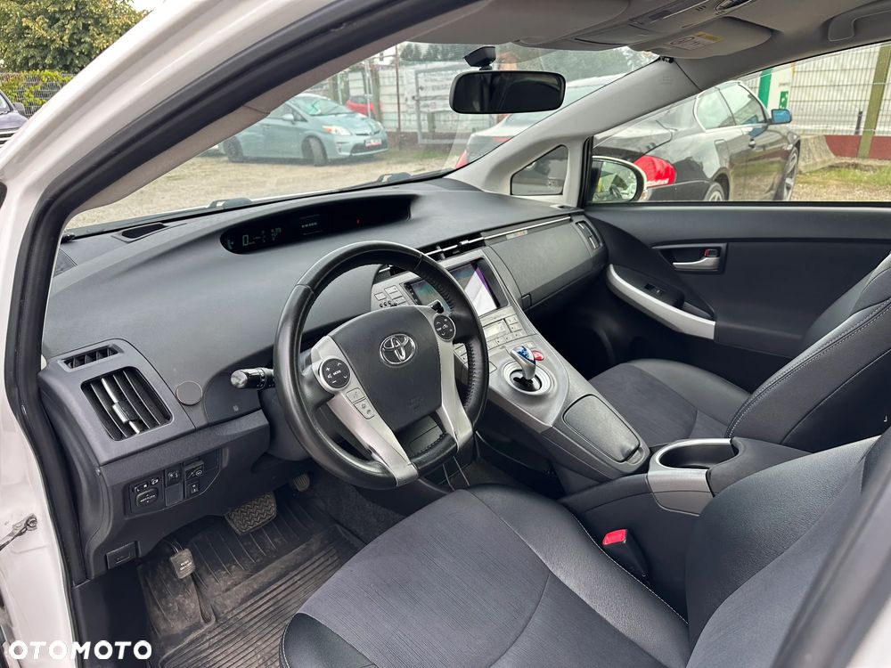 Toyota Prius - 13