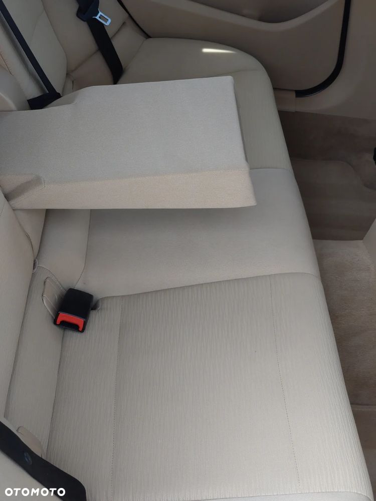 BMW X1 sDrive18d - 11