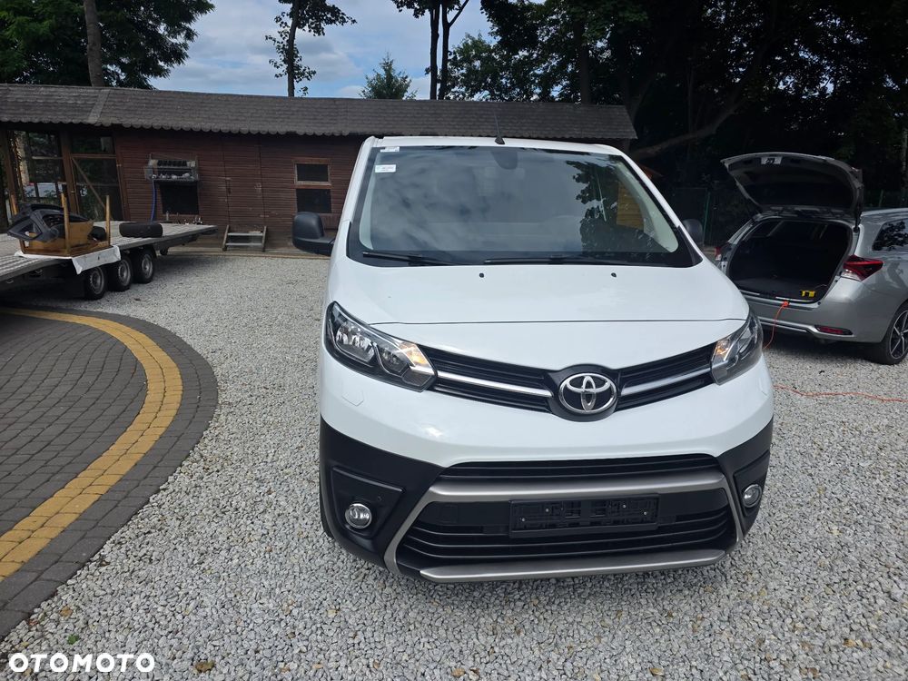 Toyota ProAce Kombi D-4D Medium 2,7t - 11