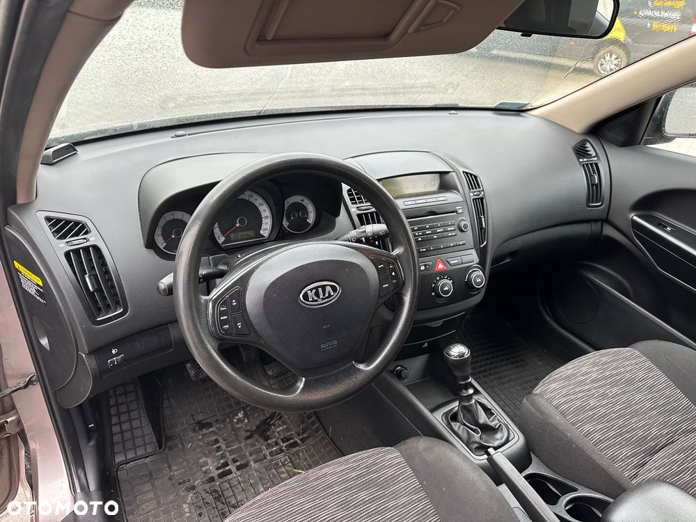 Kia Ceed Cee'd 1.4 Comfort - 38