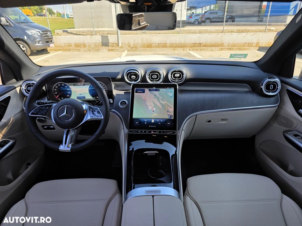 Mercedes-Benz GLC 300 e 4MATIC PHEV - 11