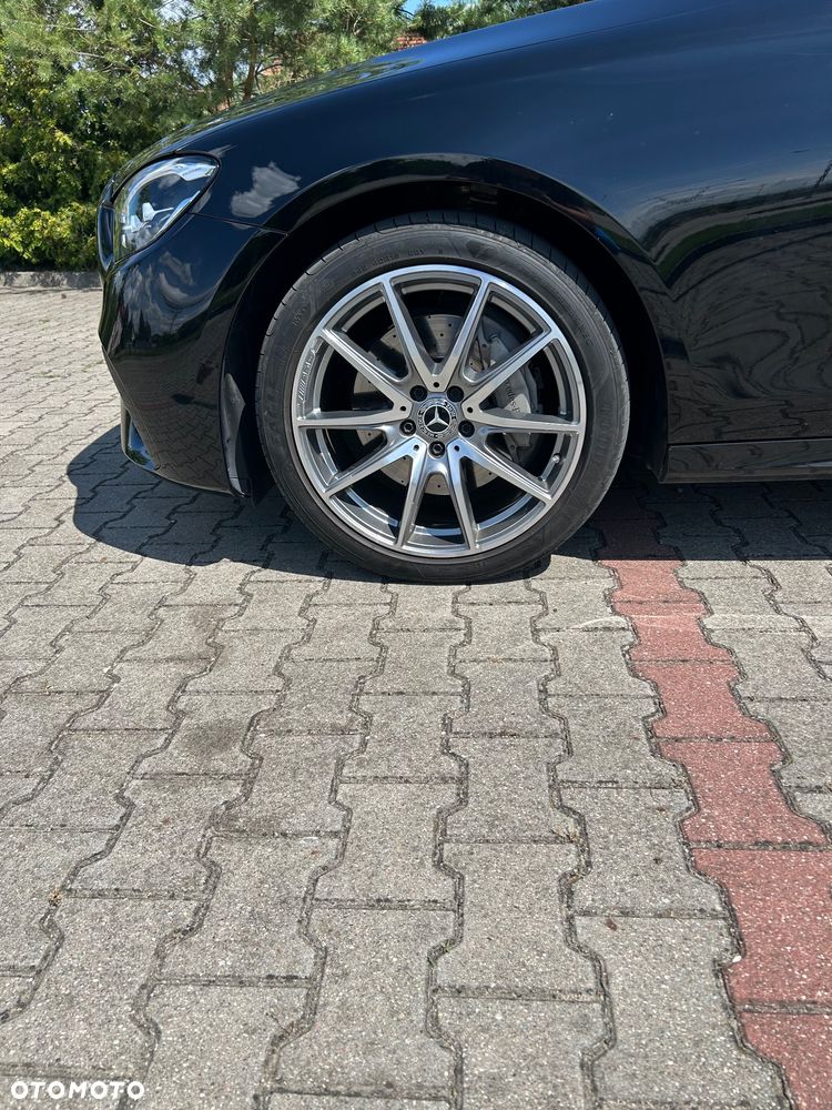 Mercedes-Benz Klasa E 200 4-Matic AMG - 13