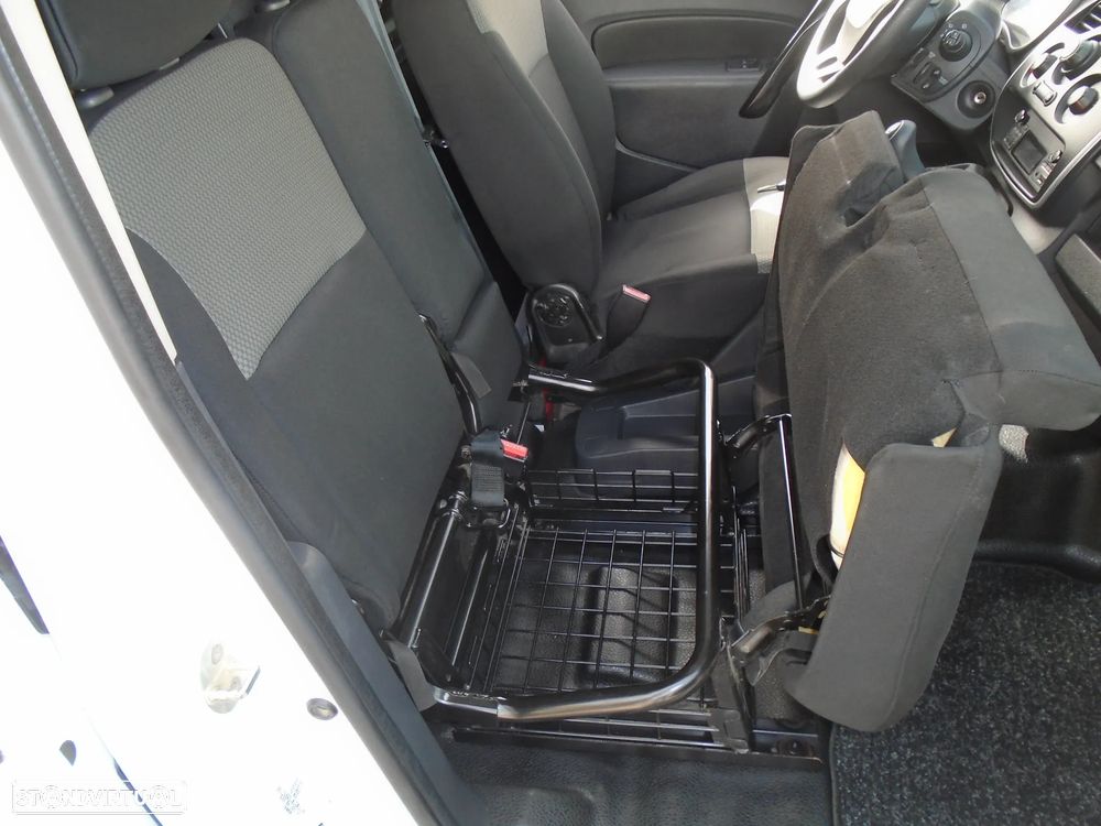 Renault Kangoo 1.5 DCI 3-LUGARES-95 CV-6V- NACIONAL-IVA DEDUTIVEL - 19