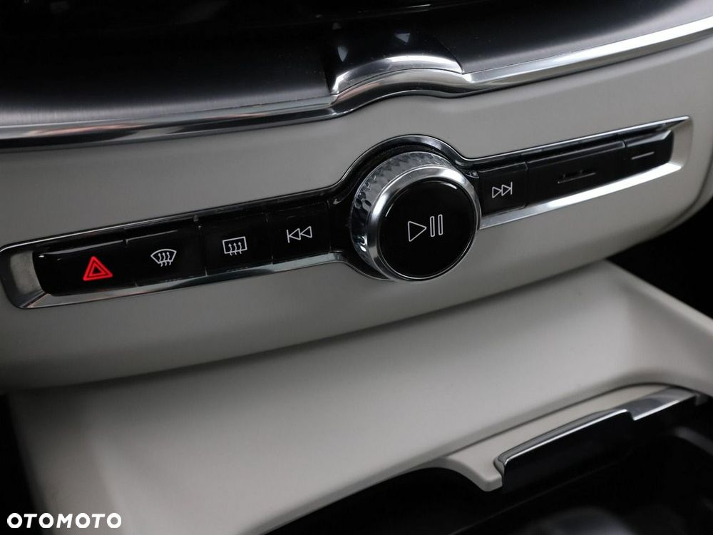 Volvo XC 60 T6 Plug-In Hybrid AWD Inscription Expression - 28