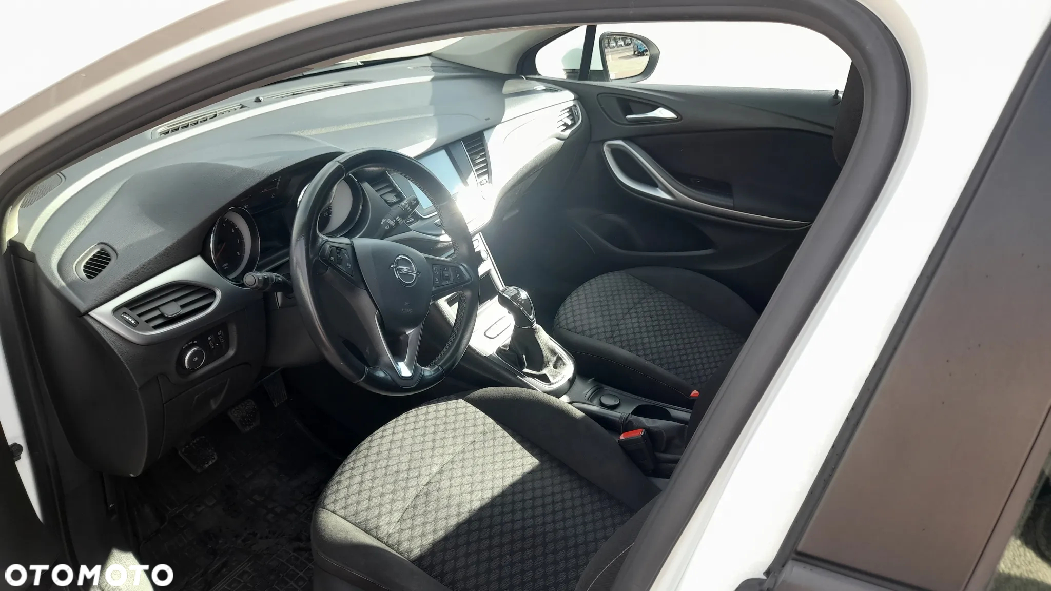 Opel Astra V 1.4 T Dynamic - 3