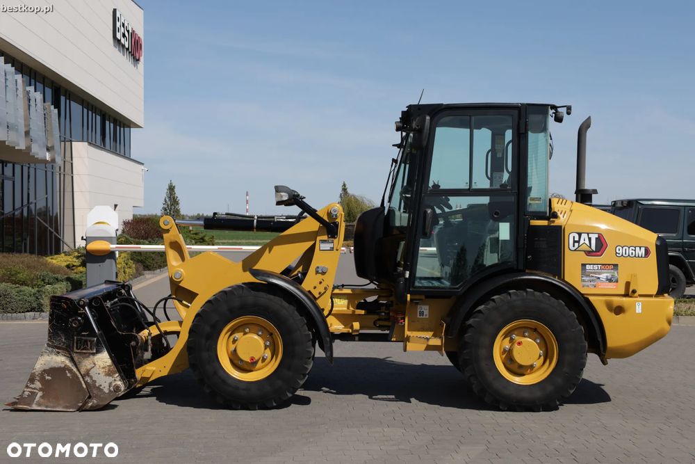 Caterpillar CAT 906M - 7