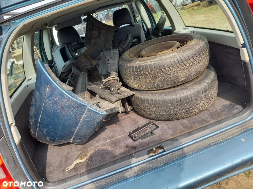 Części  Volvo V70  kombi - 5