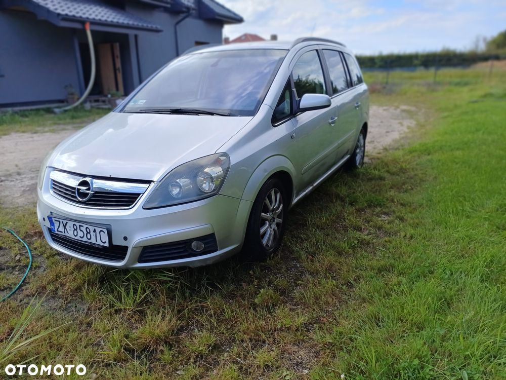 Opel Zafira - 1