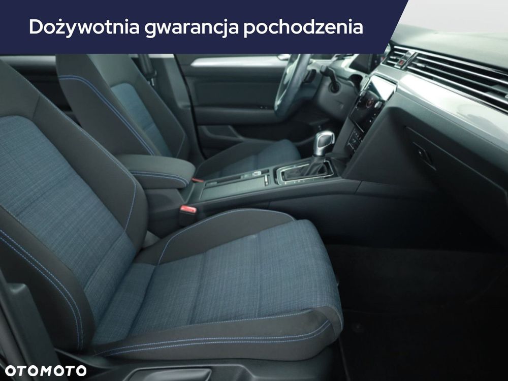 Volkswagen Passat - 9