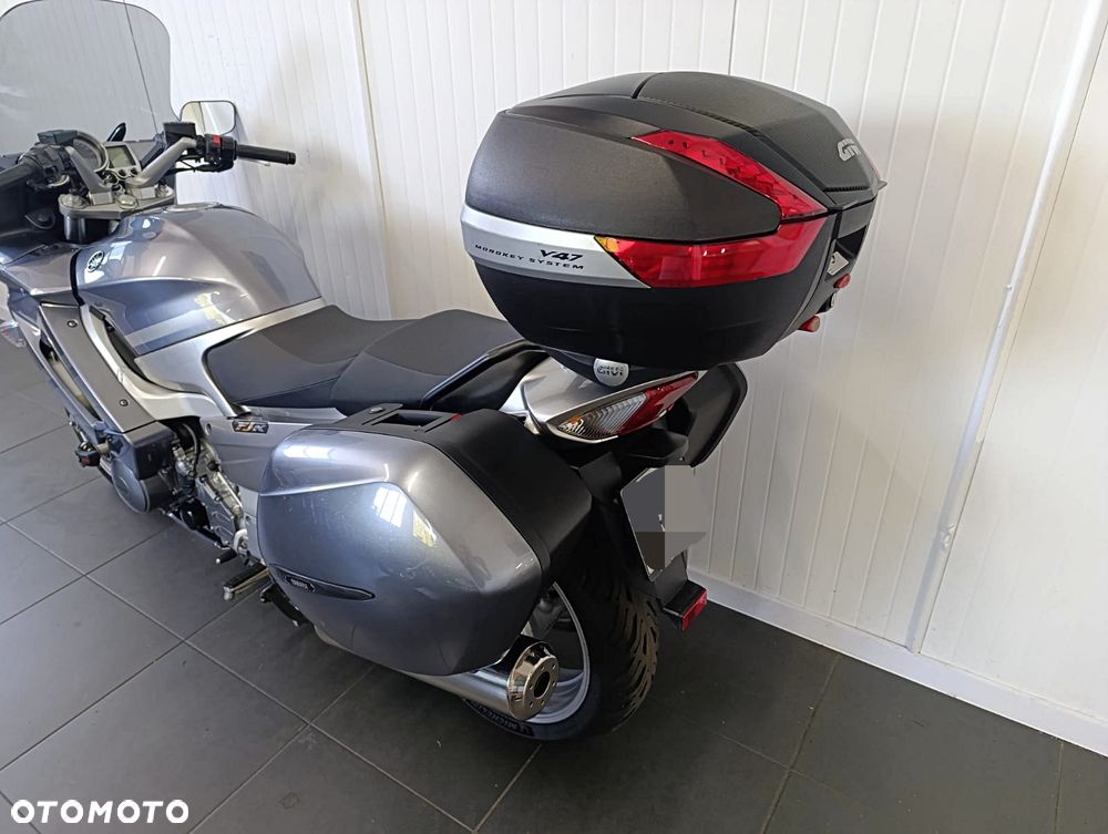 Yamaha FJR - 8
