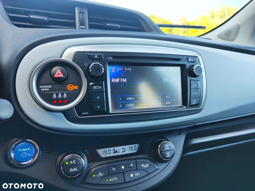 Toyota Yaris 1.5 VVT-i - 12