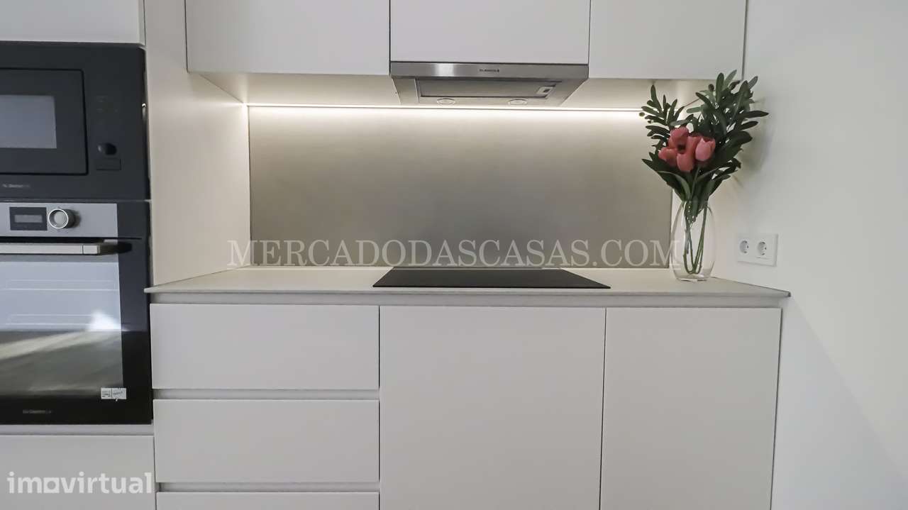 Apartamento T2 Moderno no Último Andar Centro de Espinho - Grande imagem: 5/18
