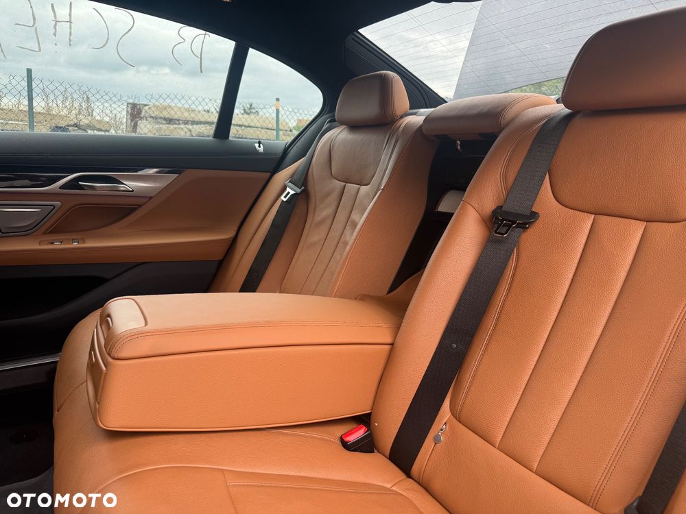BMW Seria 7 750Li xDrive Edition Exclusive - 23