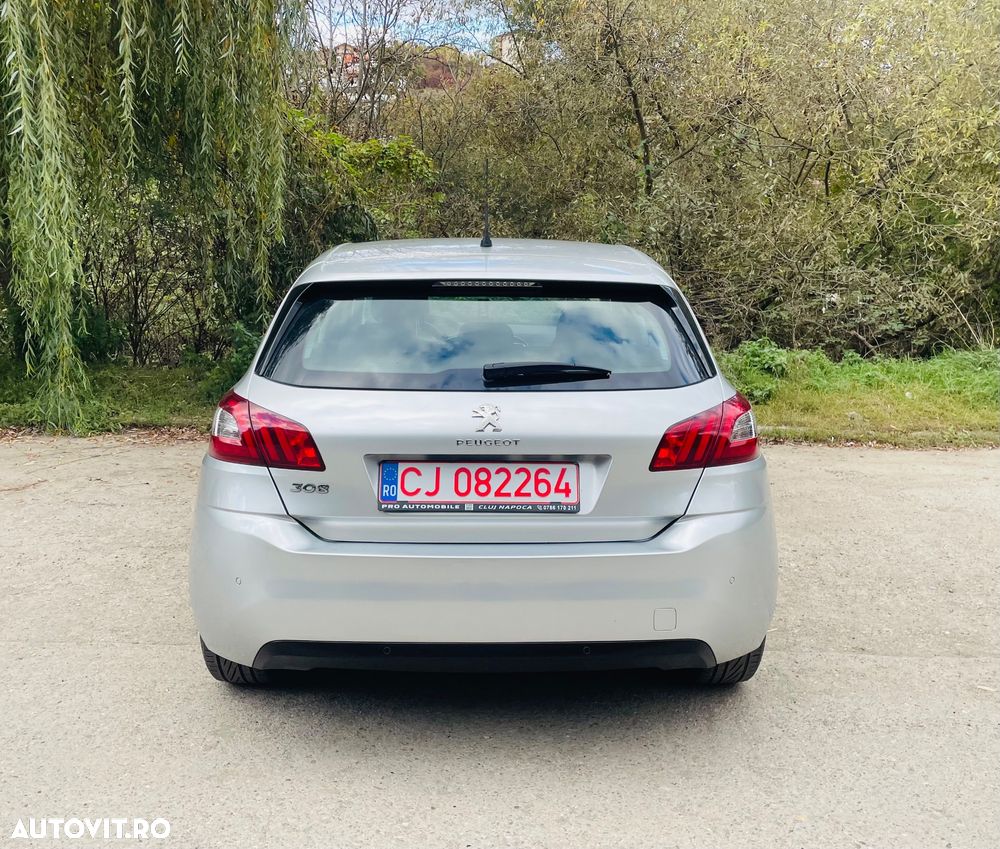 Peugeot 308 1.6 e-HDI FAP STT Allure - 22