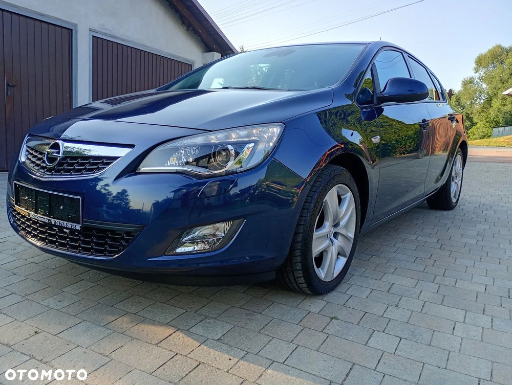 Opel Astra 1.4 Turbo Design Edition - 1