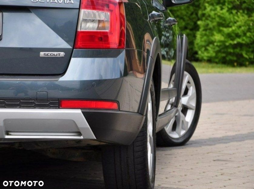 Skoda Octavia Scout 2.0 TDI 4x4 DSG - 17