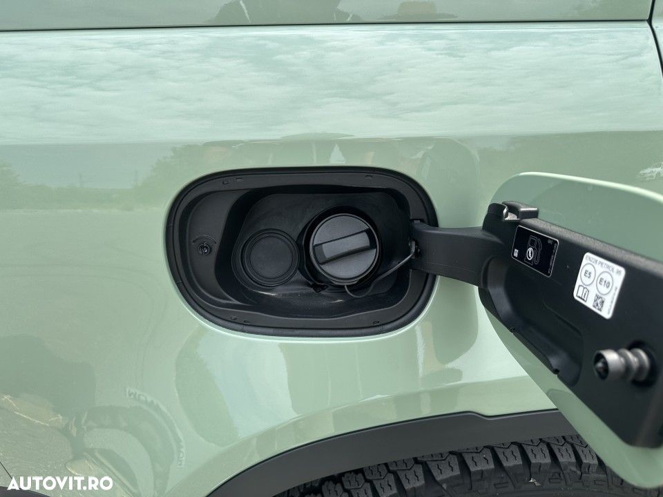 Land Rover Defender - 35