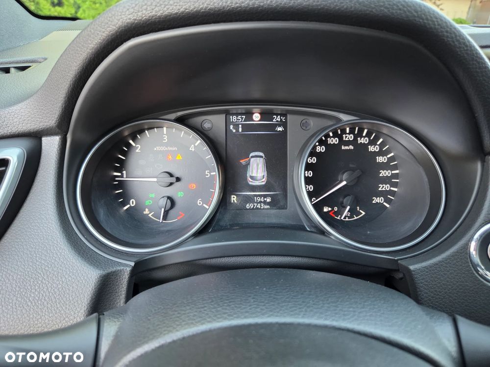 Nissan Qashqai 1.6 DCi Tekna Xtronic - 17