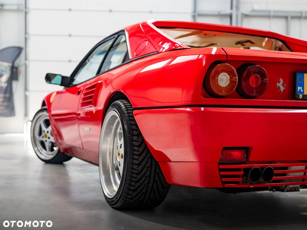 Ferrari Mondial - 11