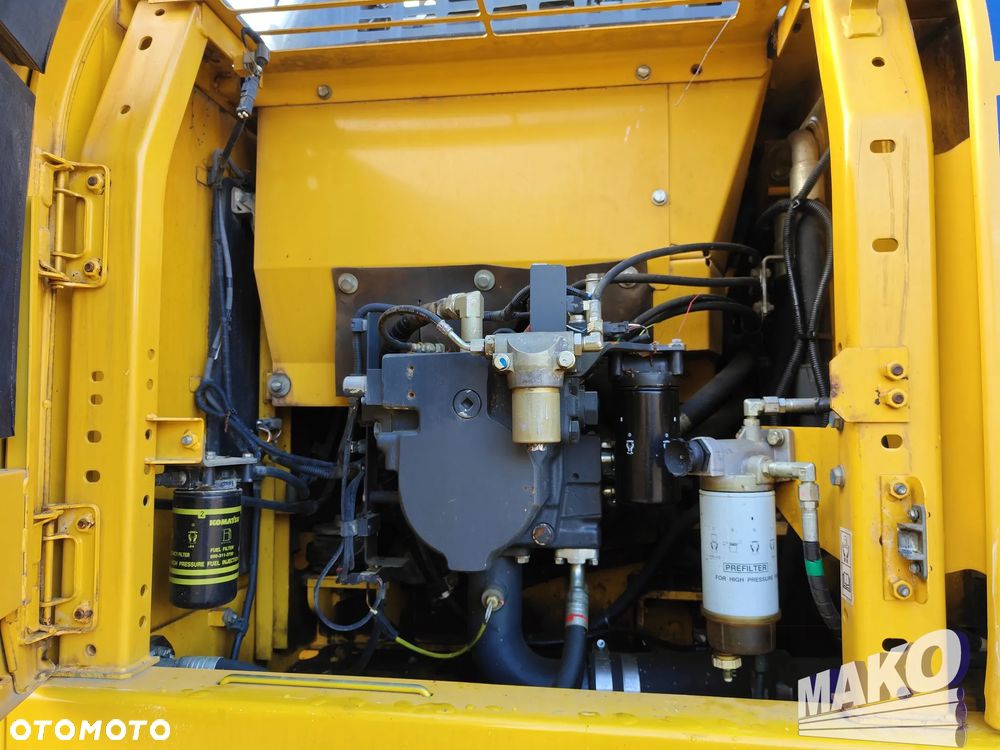 Komatsu PC210LC10 - 17