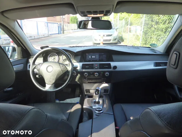 BMW Seria 5 525i Touring Edition Lifestyle - 16