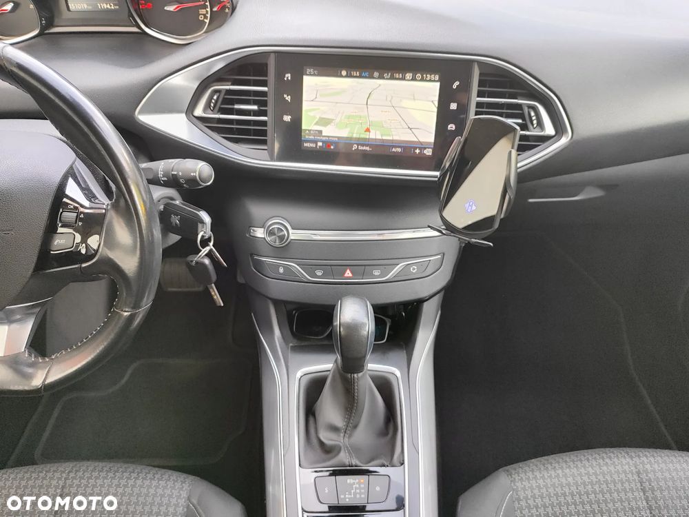 Peugeot 308 BlueHDi 130 EAT6 Stop & Start Active - 13