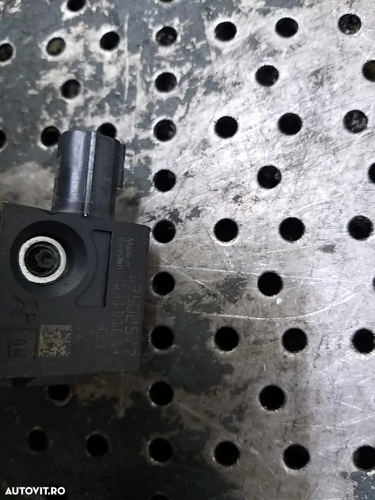 Senzor impact opel astra j 13502577 - 2