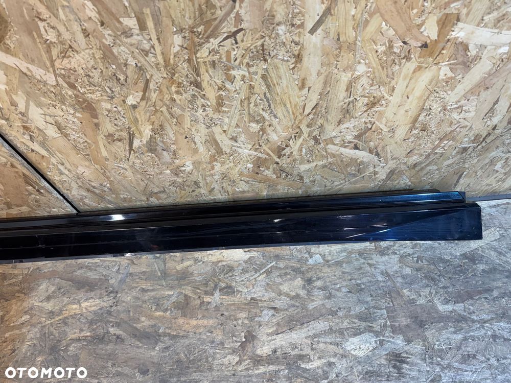 Prawa listwa progowa Renault megane e tech - 4