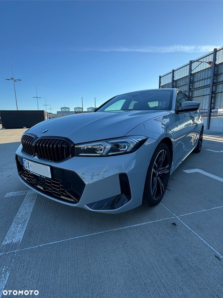 BMW Seria 3 330i M Sport - 1