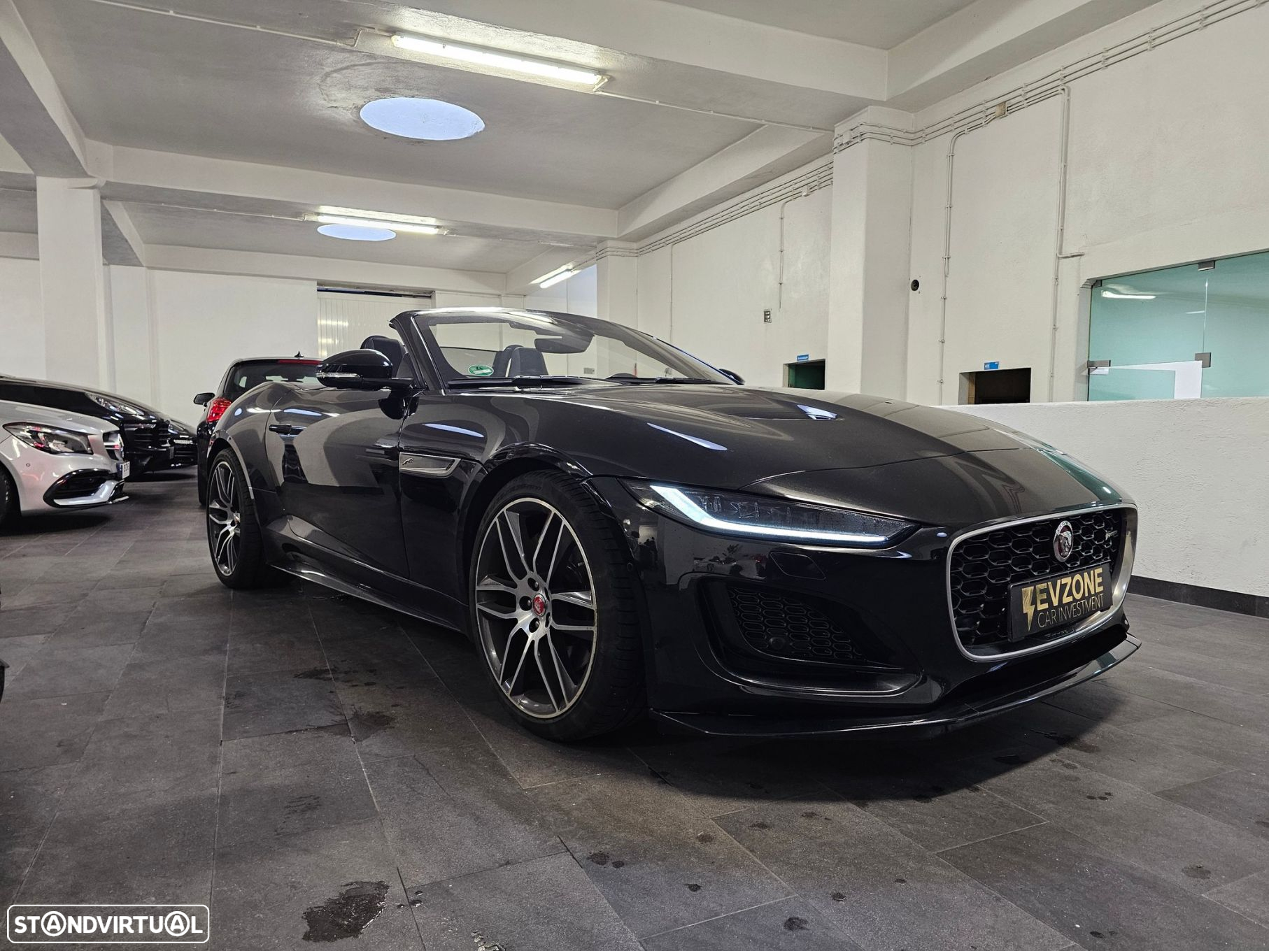 Jaguar F-Type 2.0 i4 R-Dynamic Black - 2