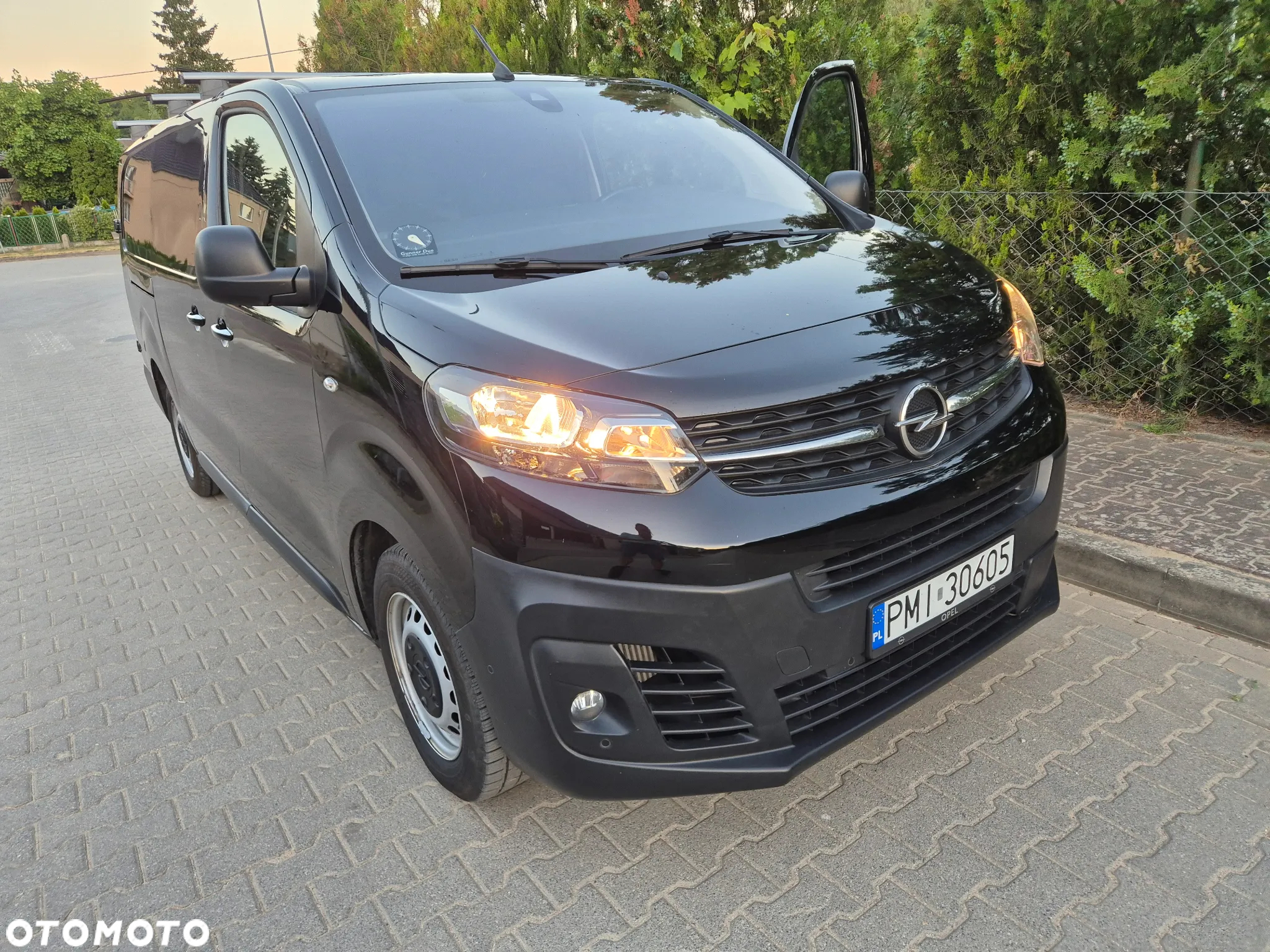 Opel Vivaro - 8