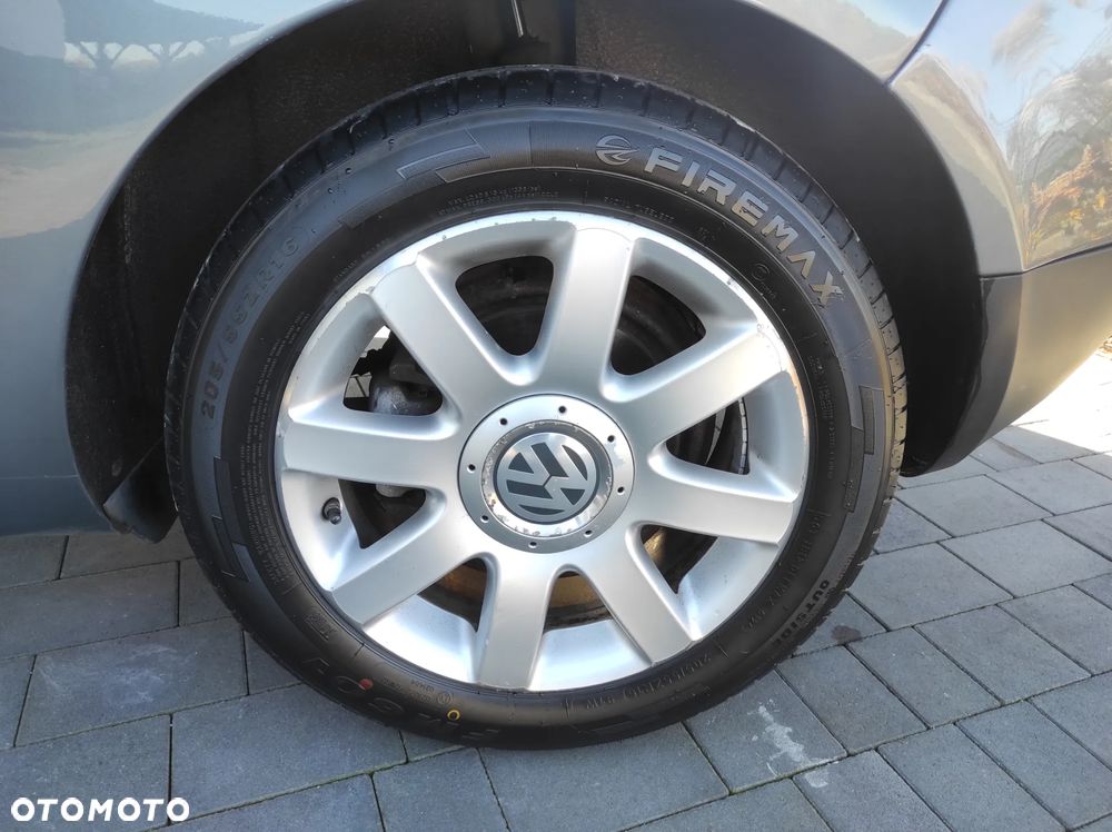 Volkswagen Golf V 2.5 - 16