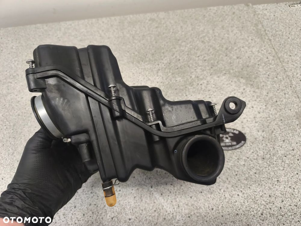 Airbox, obudowa filtra powietrza Triumph Trident 660 2022 - 3