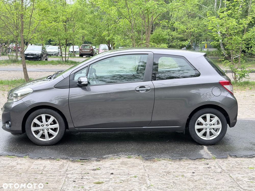 Toyota Yaris 1.33 Premium - 2
